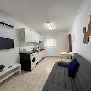 https://nice-and-new-studio-close-to-the-city-center-3b.hotelsinnerja.org